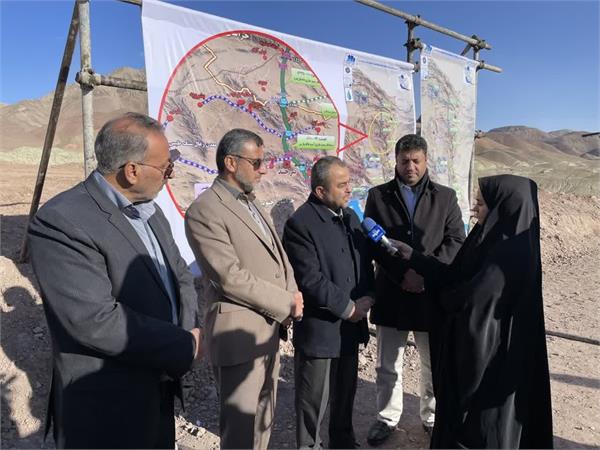 بازدید مسئولان کشوری از پروژه مسیر سازی خط انتقال آب دریای عمان به استانهای شرقی کشور