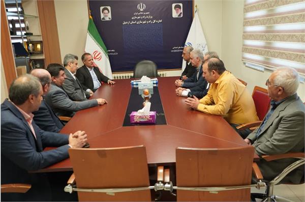 دیدار مدیرعامل و هیأت همراه شرکت آب و خاک پارس با مدیرکل راه و شهرسازی اردبیل